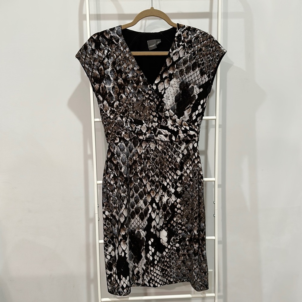 Muse - Size 6 - Faux Wrap Dress in Snake Print - Professional